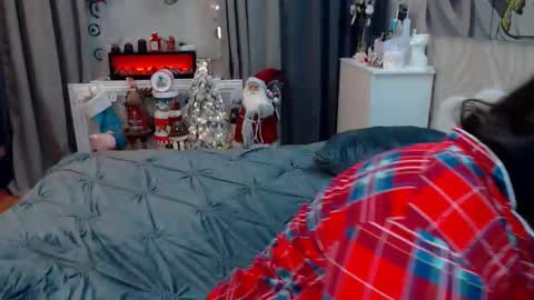 Snapshot of sexymilfsquirter chatting on 01/15/25, 06:29 Victoria online show from 01/15/25, 06:29