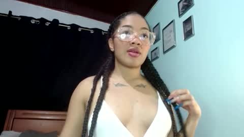 sexymomm678 online show from 04/07/26, 11:48