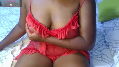 Snapshot of sexymompie chatting on 10/23/25, 08:40 CANDY online show from 10/23/25, 08:40