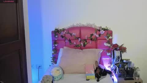 Snapshot of sexynaf chatting on 10/27/25, 07:18 N A F online show from 10/27/25, 07:18