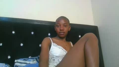 Snapshot of sexynanaa chatting on 03/19/26, 11:31 nanaa online show from 03/19/26, 11:31