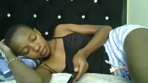 Snapshot of sexynanaa chatting on 04/13/26, 09:53 nanaa online show from 04/13/26, 09:53