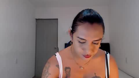 Snapshot of sexynatalia25 chatting on 06/10/26, 08:19 Natalia Duran online show from 06/10/26, 08:19