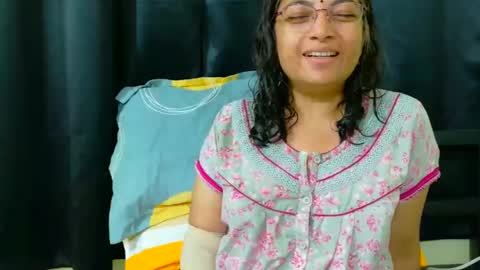 Snapshot of sexyniharika chatting on 10/22/25, 06:24 Niharika online show from 10/22/25, 06:24