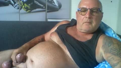 Snapshot of sexypaa chatting on 05/03/26, 12:22 sexypaa online show from 05/03/26, 12:22