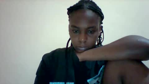Snapshot of sexyqueen3457132 chatting on 01/20/25, 02:43 DOVY ACHIENG online show from 01/20/25, 02:43