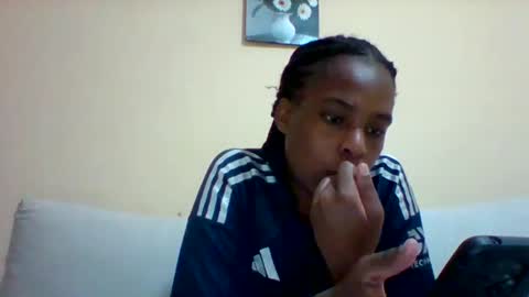 Snapshot of sexyqueen3457132 chatting on 01/31/25, 03:11 DOVY ACHIENG online show from 01/31/25, 03:11