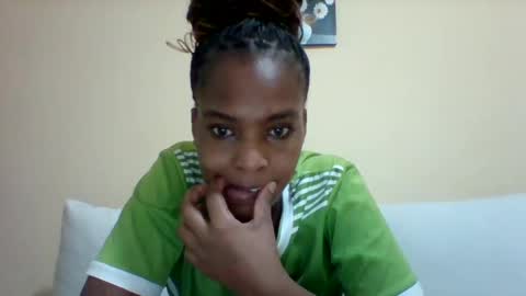Snapshot of sexyqueen3457132 chatting on 02/24/25, 12:37 DOVY ACHIENG online show from 02/24/25, 12:37