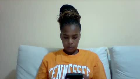 Snapshot of sexyqueen3457132 chatting on 03/02/25, 04:10 DOVY ACHIENG online show from 03/02/25, 04:10