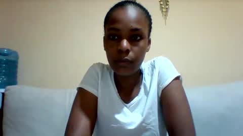 Snapshot of sexyqueen3457132 chatting on 09/19/25, 08:38 DOVY ACHIENG online show from 09/19/25, 08:38