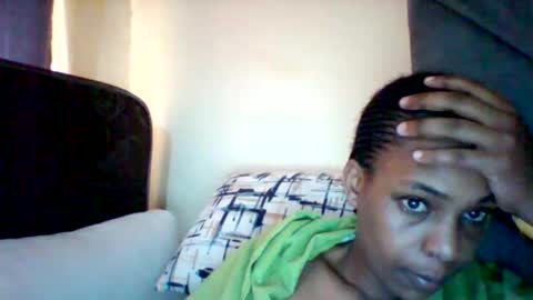 Snapshot of sexyqueen3457132 chatting on 09/27/25, 04:28 DOVY ACHIENG online show from 09/27/25, 04:28