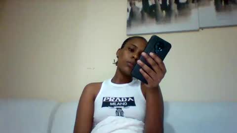 Snapshot of sexyqueen3457132 chatting on 10/13/25, 12:32 DOVY ACHIENG online show from 10/13/25, 12:32