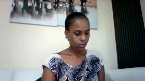 Snapshot of sexyqueen3457132 chatting on 10/19/25, 04:40 DOVY ACHIENG online show from 10/19/25, 04:40