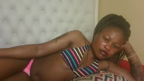 Snapshot of sexyqueenivy chatting on 10/07/25, 01:36 queenivy online show from 10/07/25, 01:36