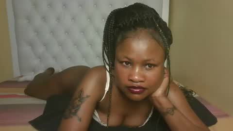 Snapshot of sexyqueenivy chatting on 10/16/25, 03:46 queenivy online show from 10/16/25, 03:46