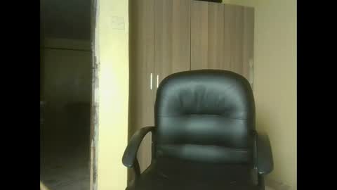 Snapshot of sexyqueenivy chatting on 10/25/25, 10:04 queenivy online show from 10/25/25, 10:04