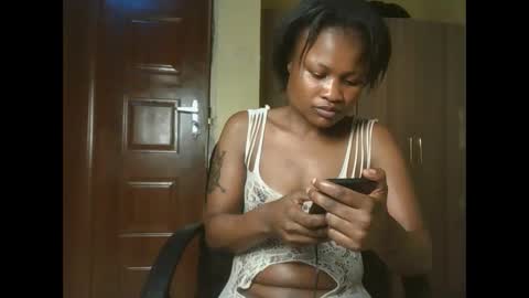 Snapshot of sexyqueenivy chatting on 10/26/25, 10:32 queenivy online show from 10/26/25, 10:32