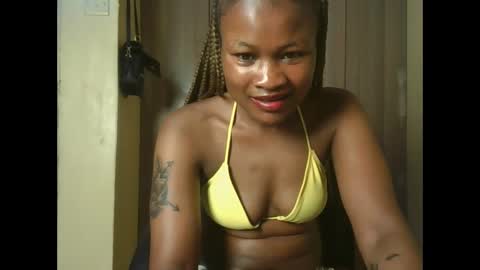 Snapshot of sexyqueenivy chatting on 12/01/25, 06:07 queenivy online show from 12/01/25, 06:07