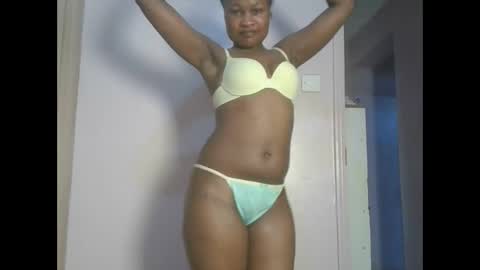 Snapshot of sexyqueenivy chatting on 12/14/25, 07:58 queenivy online show from 12/14/25, 07:58