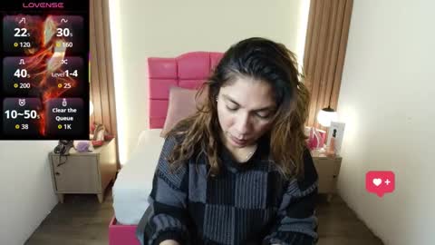 Snapshot of sexyrachel_ chatting on 02/27/26, 07:47 R A C H E L online show from 02/27/26, 07:47