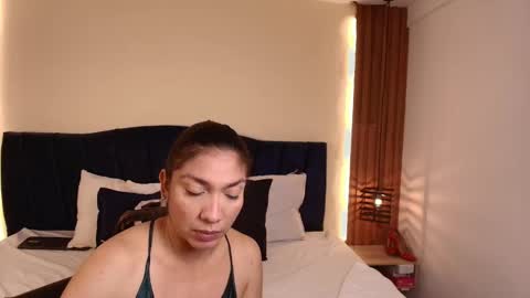 Snapshot of sexyrachel_ chatting on 03/18/26, 11:57 R A C H E L online show from 03/18/26, 11:57