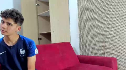 Snapshot of sexys_boys18 chatting on 05/15/26, 07:32 MATIAS-18 THIAHO -18 MAX-19 NICOKALY-19 CAIN-19 MOD ESTEBAN online show from 05/15/26, 07:32