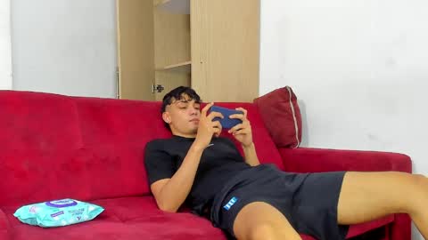 Snapshot of sexys_boys18 chatting on 05/26/26, 07:21 MATIAS-18 THIAHO -18 MAX-19 NICOKALY-19 CAIN-19 MOD ESTEBAN online show from 05/26/26, 07:21