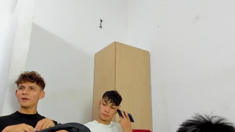 Snapshot of sexys_boys18 chatting on 05/27/26, 07:22 MATIAS-18 THIAHO -18 MAX-19 NICOKALY-19 CAIN-19 MOD ESTEBAN online show from 05/27/26, 07:22