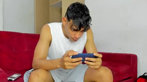 Snapshot of sexys_boys18 chatting on 05/28/26, 07:22 MATIAS-18 THIAHO -18 MAX-19 NICOKALY-19 CAIN-19 MOD ESTEBAN online show from 05/28/26, 07:22