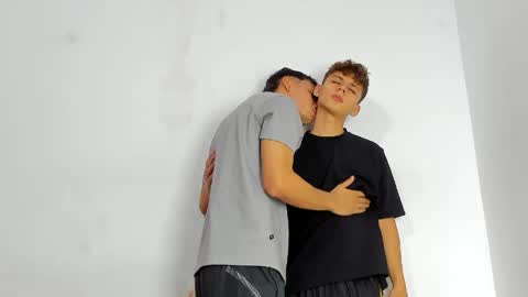 Snapshot of sexys_boys18 chatting on 06/01/26, 08:32 MATIAS-18 THIAHO -18 MAX-19 NICOKALY-19 CAIN-19 MOD ESTEBAN online show from 06/01/26, 08:32