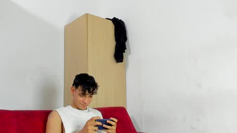 Snapshot of sexys_boys18 chatting on 06/24/26, 07:35 MATIAS-18 THIAHO -18 MAX-19 NICOKALY-19 CAIN-19 MOD ESTEBAN online show from 06/24/26, 07:35