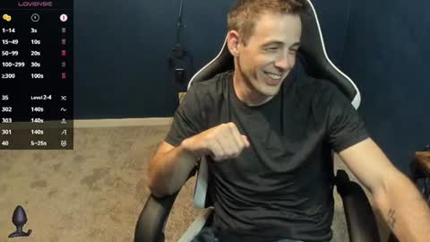 Snapshot of sexyscott26 chatting on 07/12/26, 03:08 Scott online show from 07/12/26, 03:08