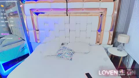 Snapshot of sexysister_ chatting on 01/11/25, 12:29 Kendall online show from 01/11/25, 12:29