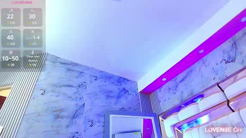 Snapshot of sexysister_ chatting on 02/18/25, 03:10 Kendall online show from 02/18/25, 03:10