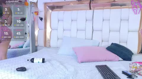 Snapshot of sexysister_ chatting on 10/30/25, 12:28 Kendall online show from 10/30/25, 12:28