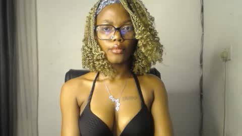 Darkskinned Rae online show from 02/20/26, 06:19