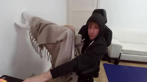 urPersonalToyboy420 online show from 01/11/26, 12:10