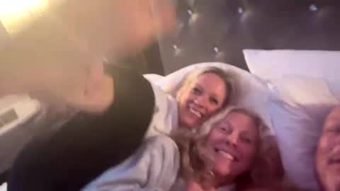 Snapshot of sexystackie chatting on 11/16/25, 09:48 Princess Jackie and Daddy Steve online show from 11/16/25, 09:48