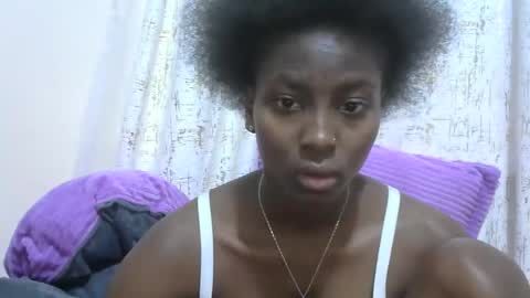 Snapshot of sexytinyy chatting on 10/02/25, 02:07 maria online show from 10/02/25, 02:07