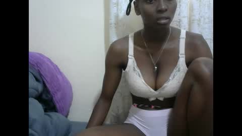 Snapshot of sexytinyy chatting on 01/19/26, 09:24 maria online show from 01/19/26, 09:24