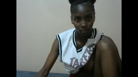 Snapshot of sexytinyy chatting on 05/20/26, 09:54 maria online show from 05/20/26, 09:54