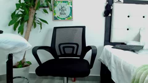 sexytommy_ online show from 02/12/26, 06:25