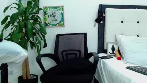 Snapshot of sexytommy_ chatting on 03/20/26, 06:35 sexytommy_ online show from 03/20/26, 06:35