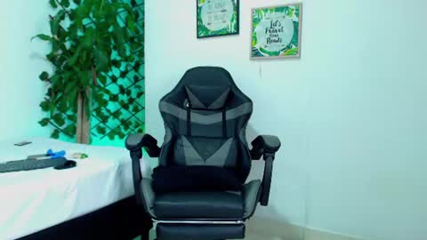 Snapshot of sexytommy_ chatting on 06/19/26, 03:44 sexytommy_ online show from 06/19/26, 03:44