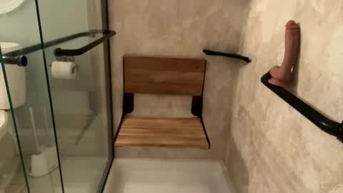 Smooth bi guy online show from 03/06/26, 07:05