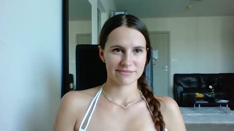 Snapshot of sexyviolettcat chatting on 03/17/26, 07:23 Victory online show from 03/17/26, 07:23