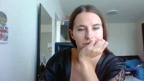 Snapshot of sexyviolettcat chatting on 03/24/26, 03:11 Victory online show from 03/24/26, 03:11