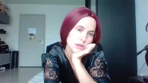 Snapshot of sexyviolettcat chatting on 04/25/26, 08:28 Victory online show from 04/25/26, 08:28