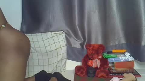 Snapshot of sexyvivah chatting on 04/14/26, 01:22 sexybaby online show from 04/14/26, 01:22