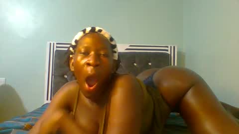 VIVIAN online show from 02/01/25, 08:08